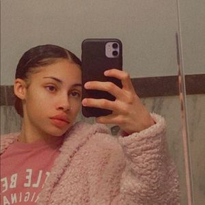 Meet your Posher, Briana